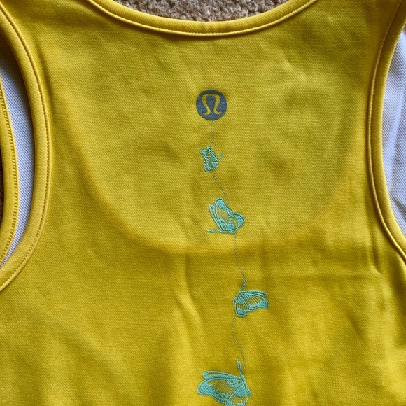 Lululemon Muscle tank - Picture 3 of 4